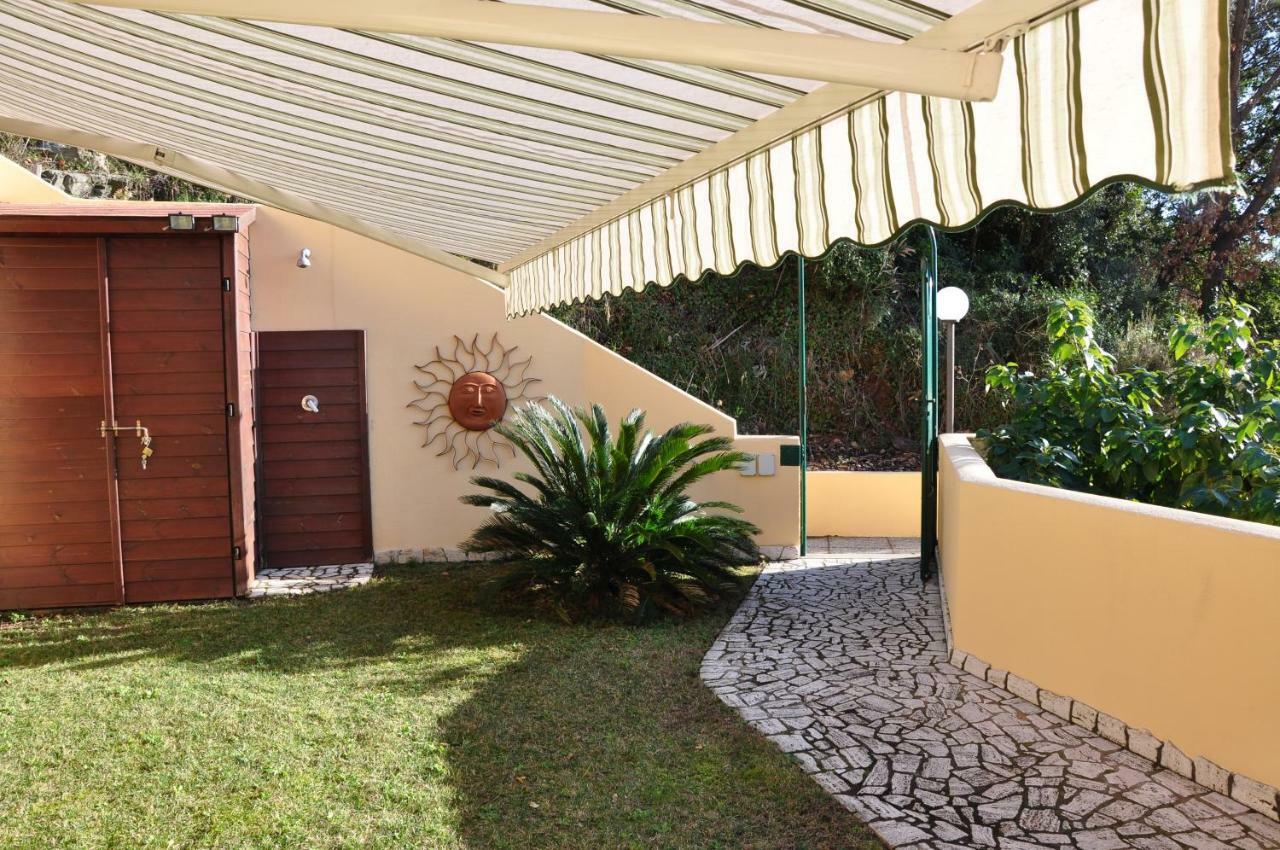 Una Spettacolare Vista Mare - Casa Con Jacuzzi Bergeggi Εξωτερικό φωτογραφία