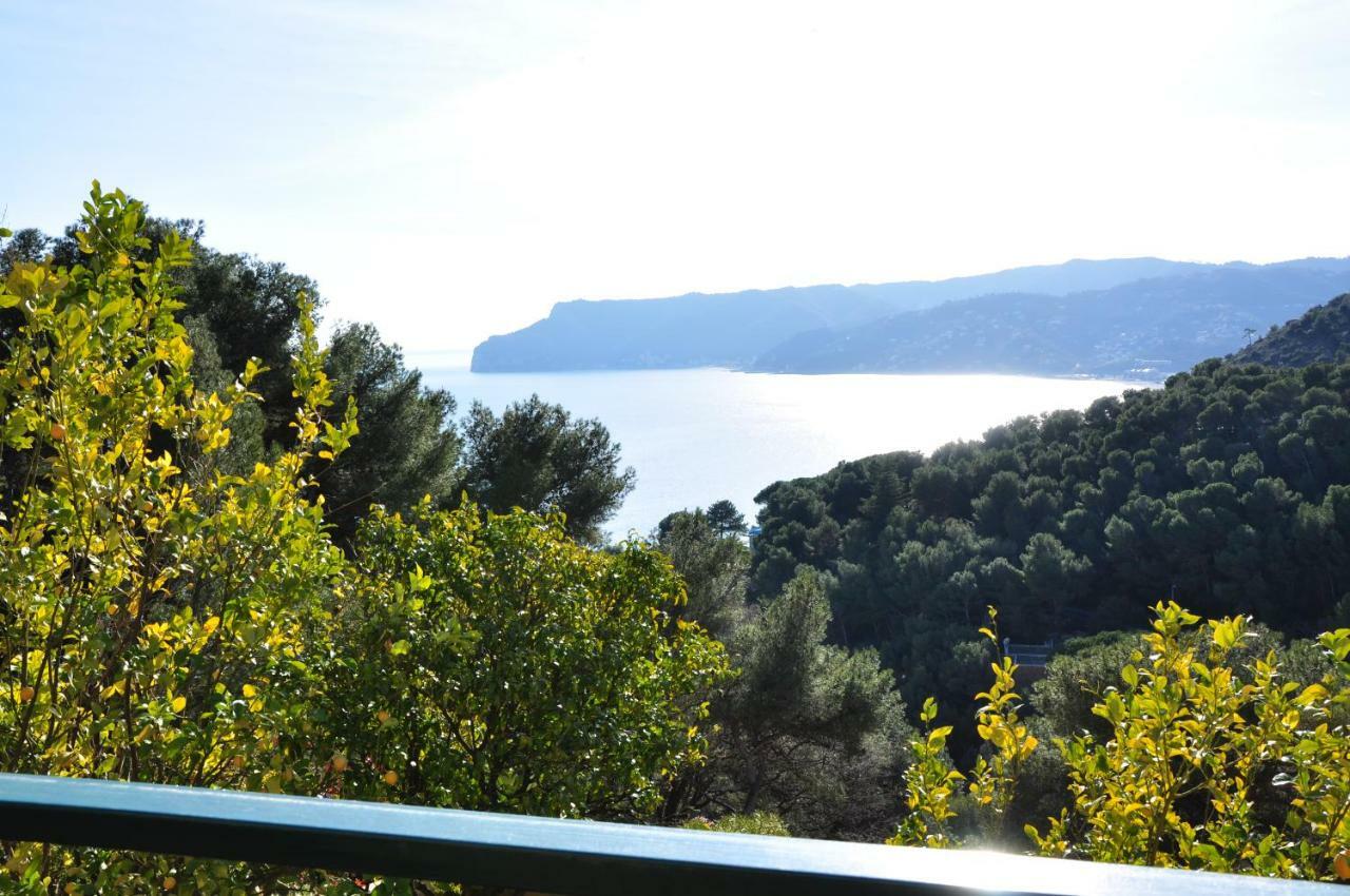 Una Spettacolare Vista Mare - Casa Con Jacuzzi Bergeggi Εξωτερικό φωτογραφία