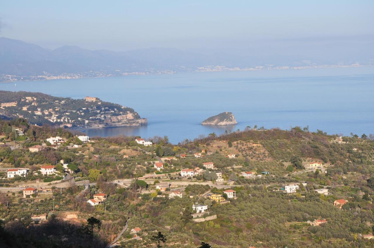 Una Spettacolare Vista Mare - Casa Con Jacuzzi Bergeggi Εξωτερικό φωτογραφία